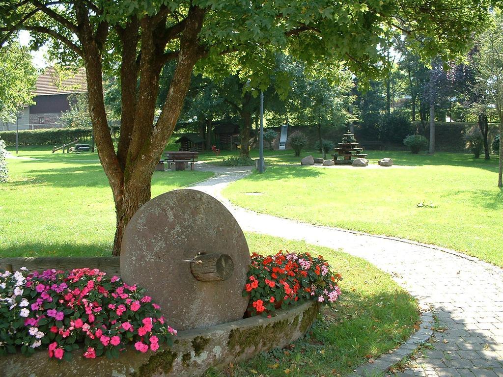 Hotel Drei Lilien Waldbrunn  Exterior foto